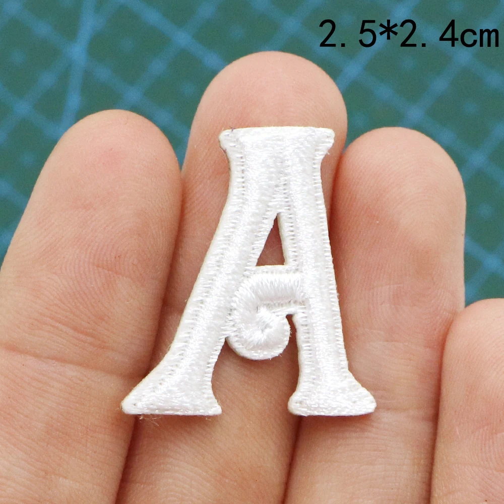 1PC Kleine Weiße Selbstklebende Gestickte Buchstaben Patch DIY Name Patches Eisen Auf Alphabet Applikationen Nähen Jacke Mäntel Abzeichen – Detail 2