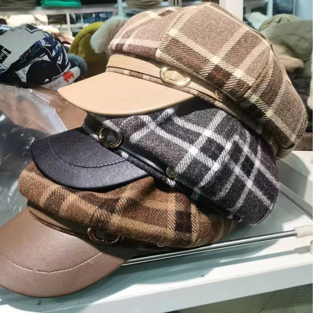 

New comfortable plaid patchwork leather octagon hat autumn and winter retro fashion face small cap British wind newsboy hat