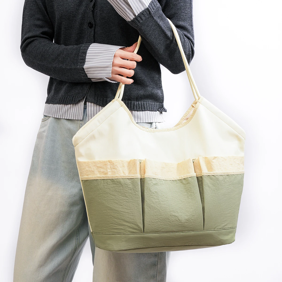 Lightweight Bag for Women, Large Capacity, Waterproof Shoulder Bag, Color Matching, Suitable for Students, Simple and Versatile, Casual Shopping Tote Bag, Suitable for Commuting to Work