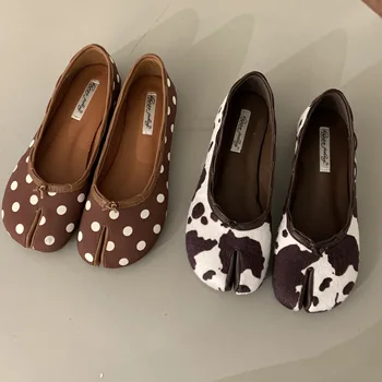 2026 Women Tabi Ninja Shoes Fashion Design Woman Microfiber Leather Comfy Flats Split Toe Slippers Soft Bottom Loafers Moccasins 1