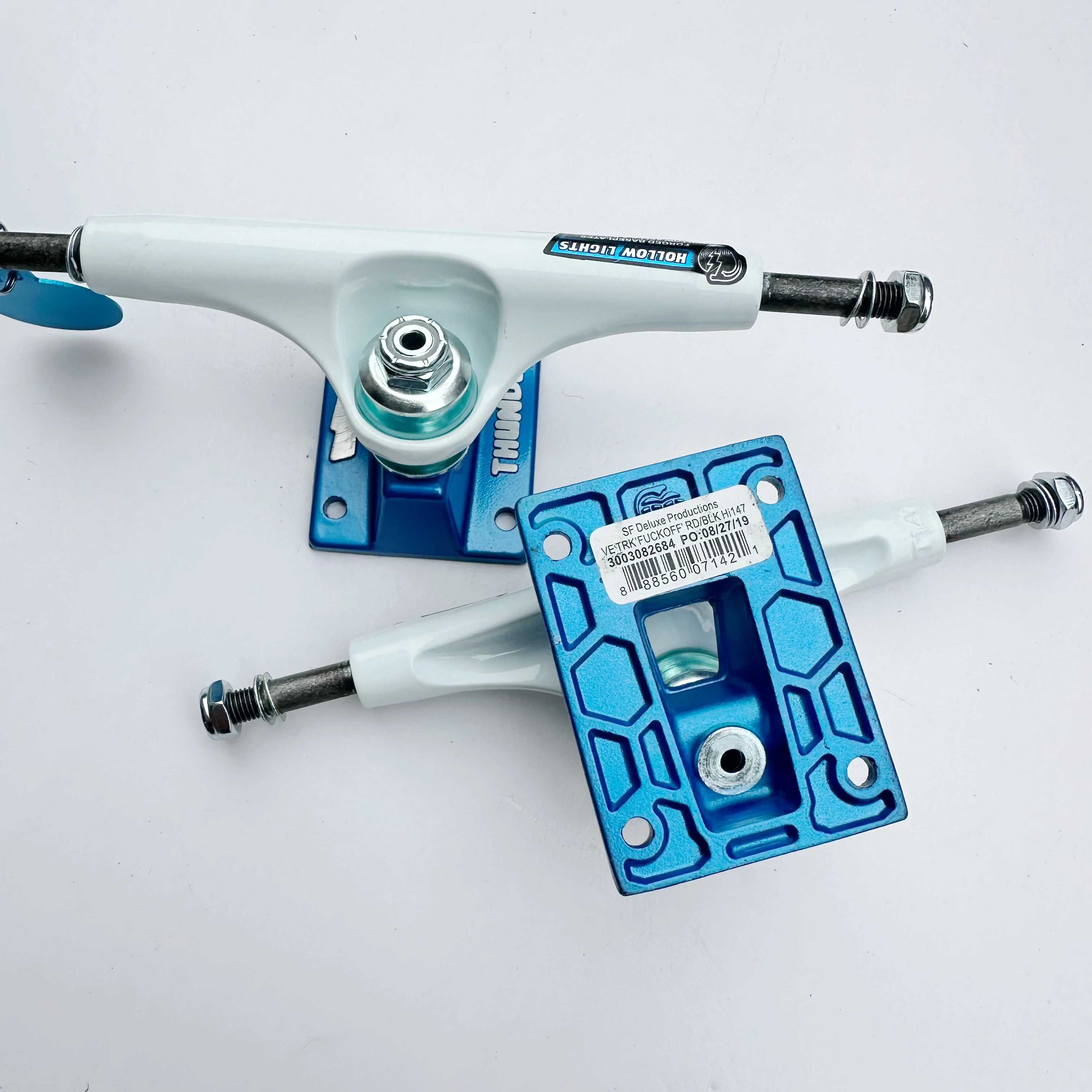Skateboard Accessories Original 5.25inch VENTURE thunder MID skateboard trucks AEGLE hollow professional level skateboard truck