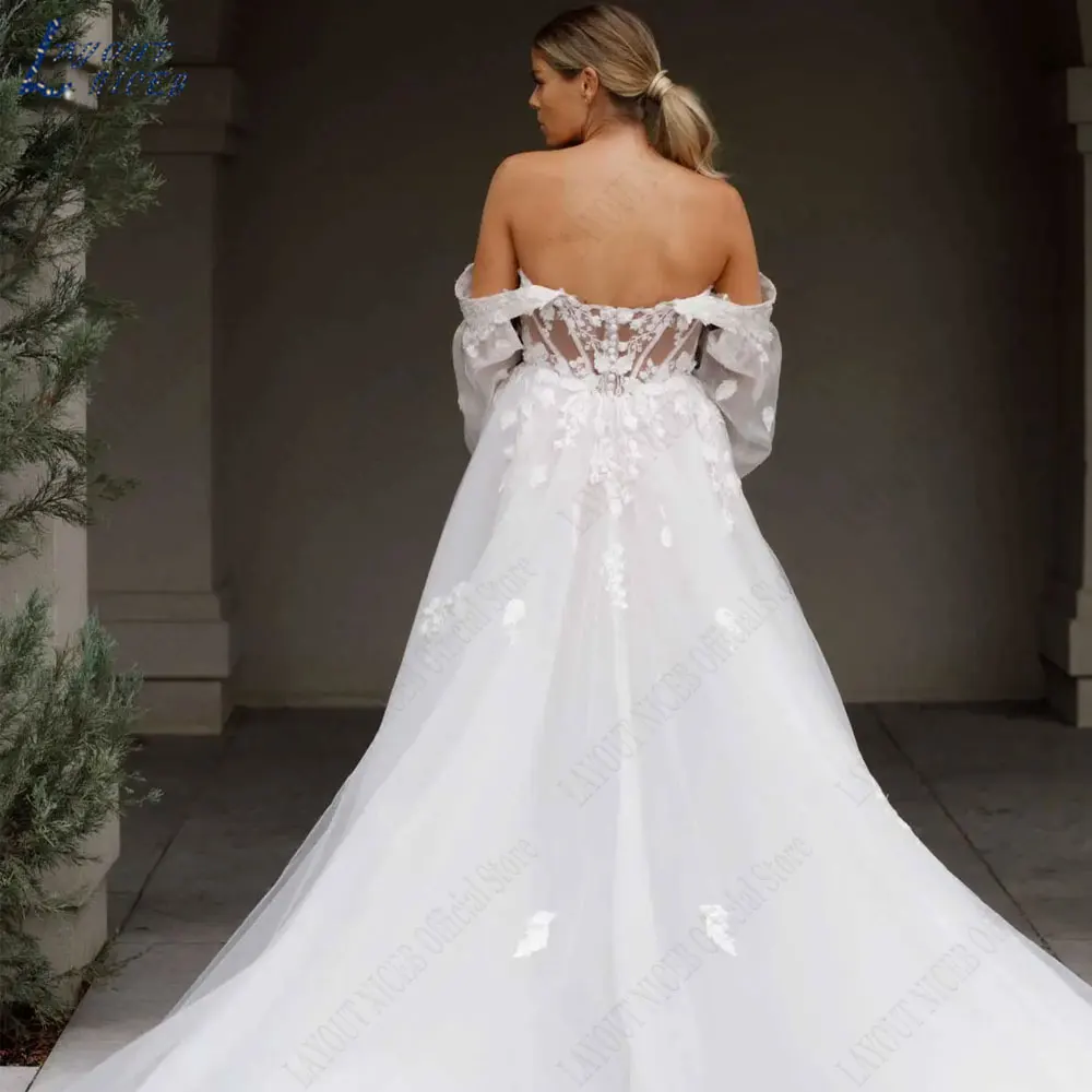 Рисунок 4 - Женское свадебное платье с открытыми плечами