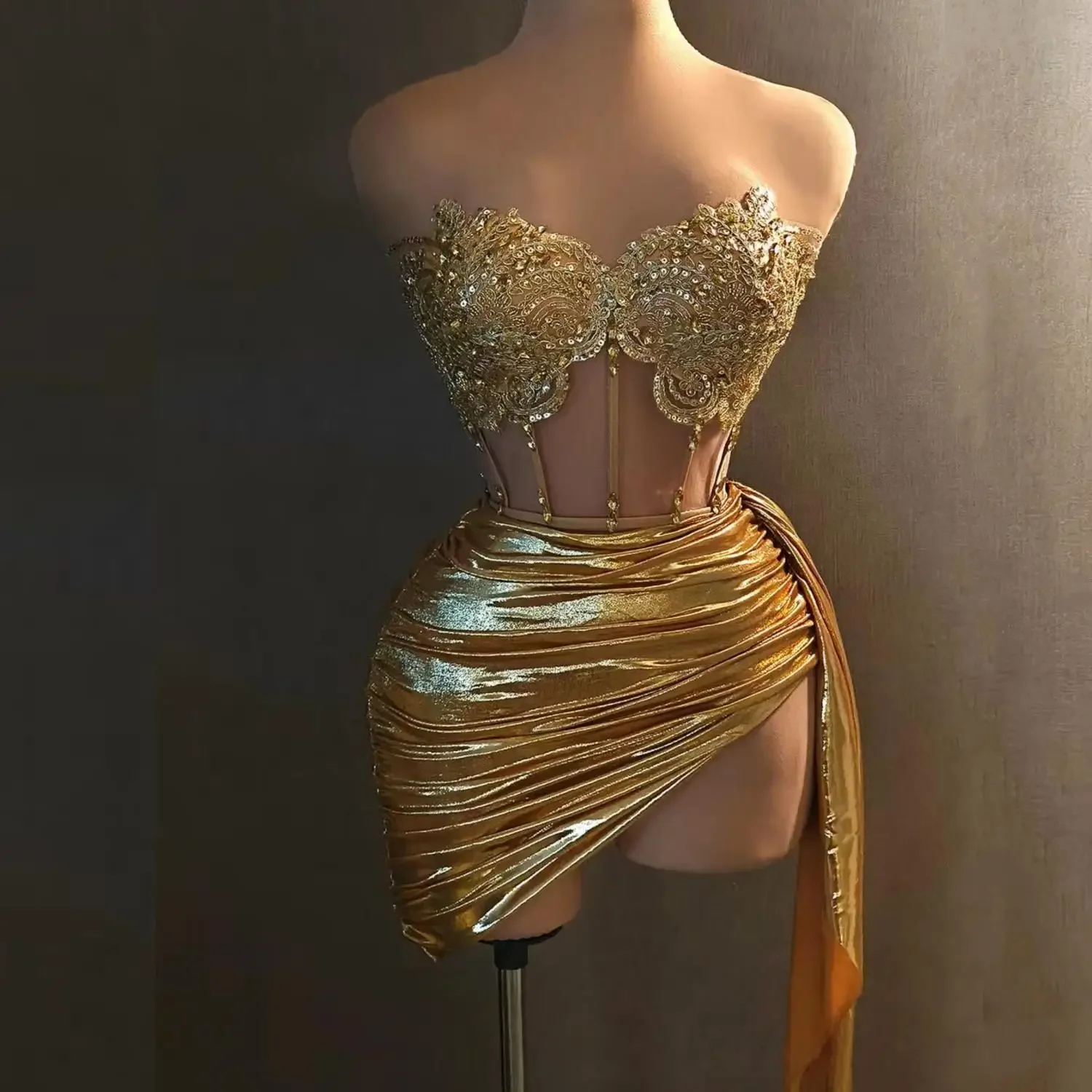 

Sparkly Luxury Diamond Sheer Birthday Party Gowns Side Train Gold Dress Black Girls Wedding Short Prom Dresses 2024 Huangjin