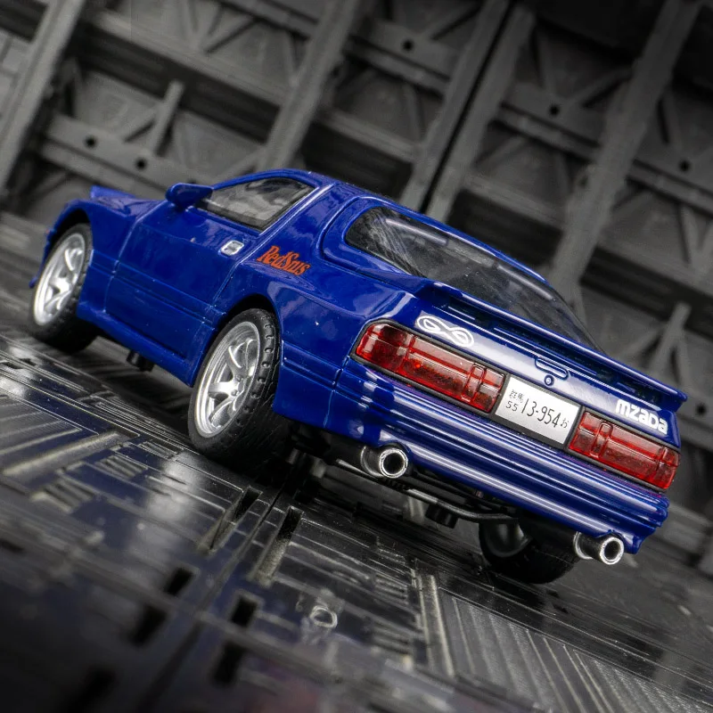 Stylish Alloy Diecast Toy Car with Sound and Light - Perfect Collectible