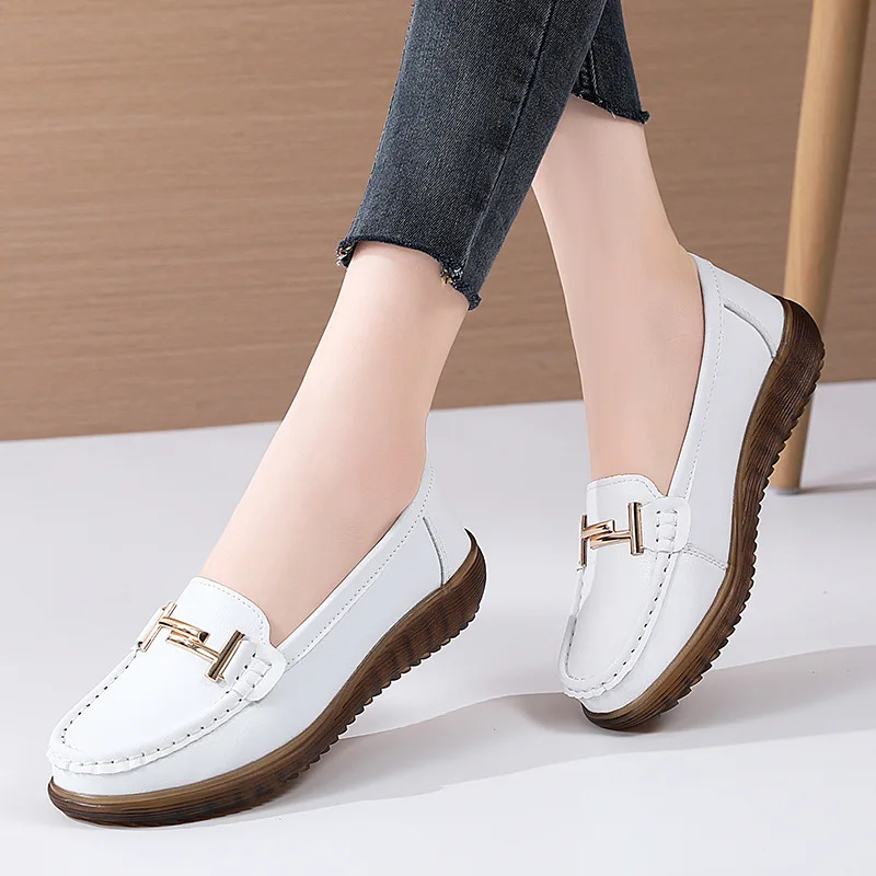 

2023 New Spring /Autumn Flats Genuine Leather Moccasins Woman Casual Slip-on Loafers Female Boat Shoes Big Size 40