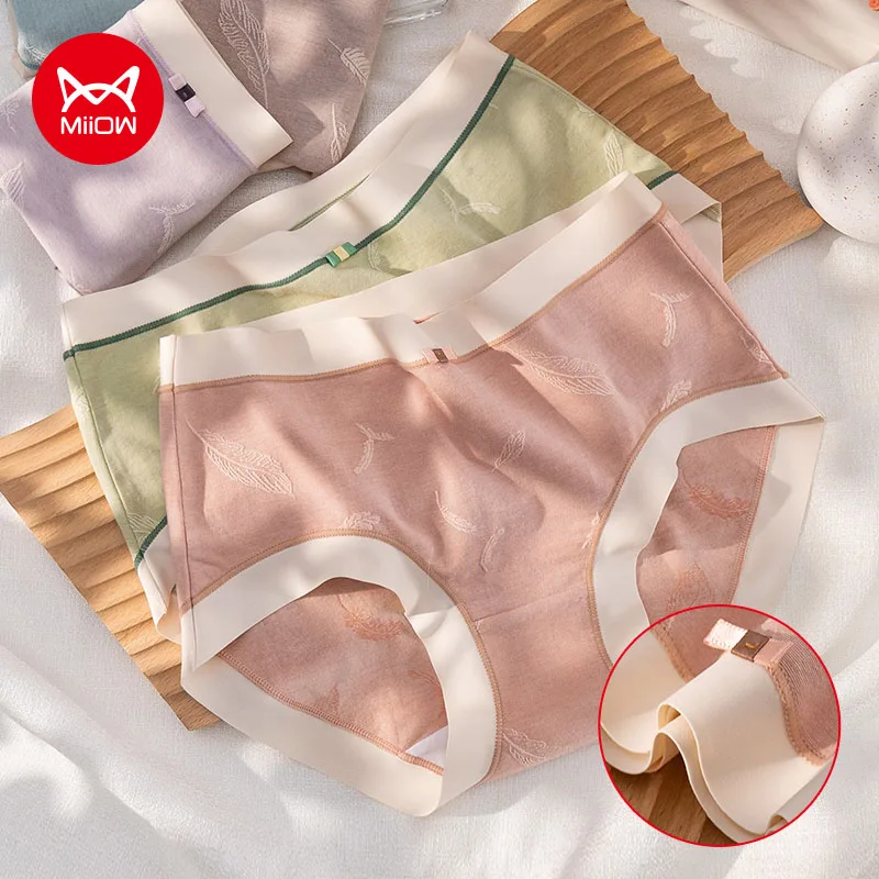 

MiiOW 4Pcs Seersucker Fabric Women's Panties Breathable Underwear Girls Lingerie Antibacterial Soft Underpants Ladies Pantys