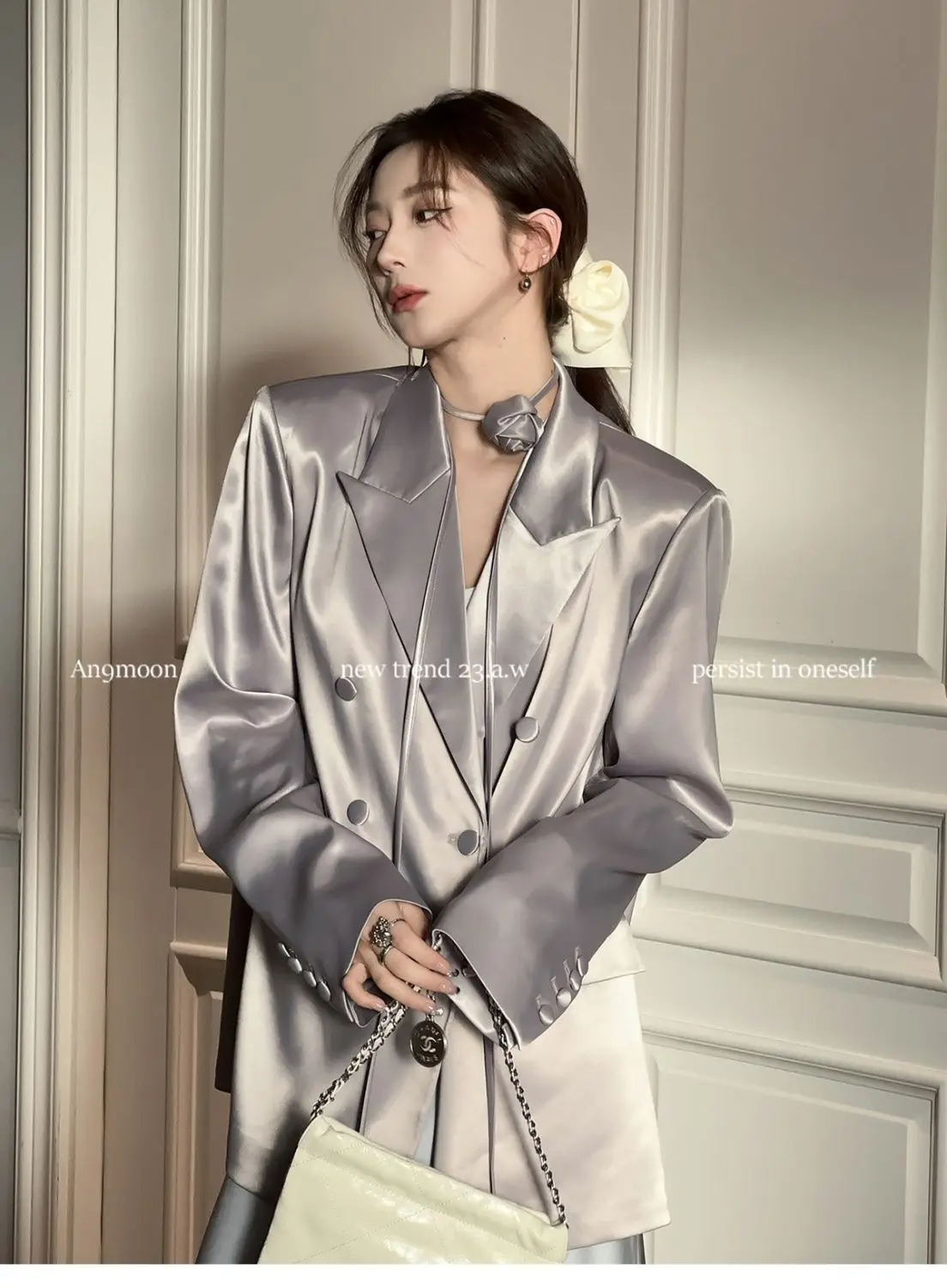 アウターその他 SELF PORTRAIT Satin blazer with 3d flower Beige Satin blazer with 3d flower SELF PORTRAIT - Nugnes1920