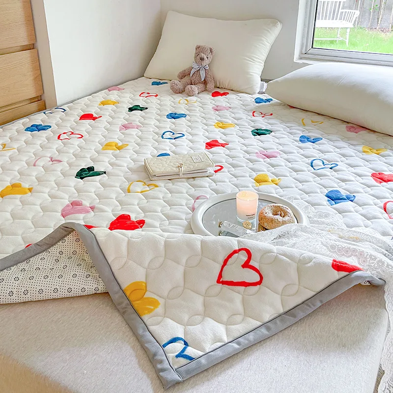 

Autumn and Winter New Milk Flour Printed Bedding, Mattress with Cotton Quilted, Warm Plush Cushion, Four Corner Straps, Non slip