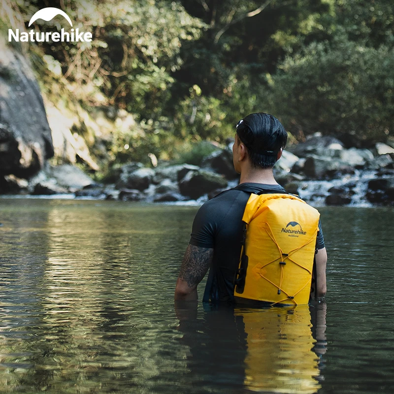 Naturehike kültéri Vízhatlan esőköpény Zsák 20L 30L 40L Messzemenő kapacitású kültéri Csaputánfutás Zsák búvárkodás snorkeling Úszás Vízhatlan esőköpény Hátiszák