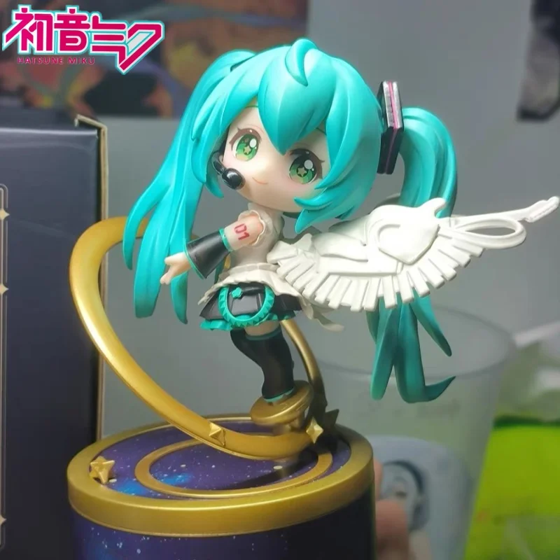 hatsune-ku-16th-workers-q-edition-anime-figure-white-wing-singing-kawaii-model-decoration-collection-toy-original-nouveau
