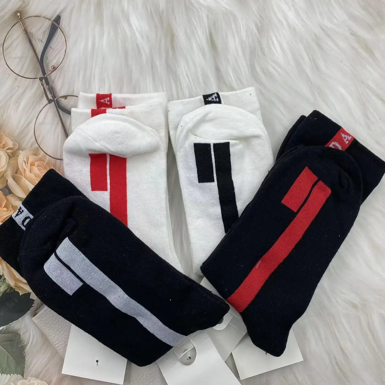 Fashion Pure Cotton Breathable Sweat Absorption Sports Socks for Men and Women Trend Luxury Long Tube Casual Socks