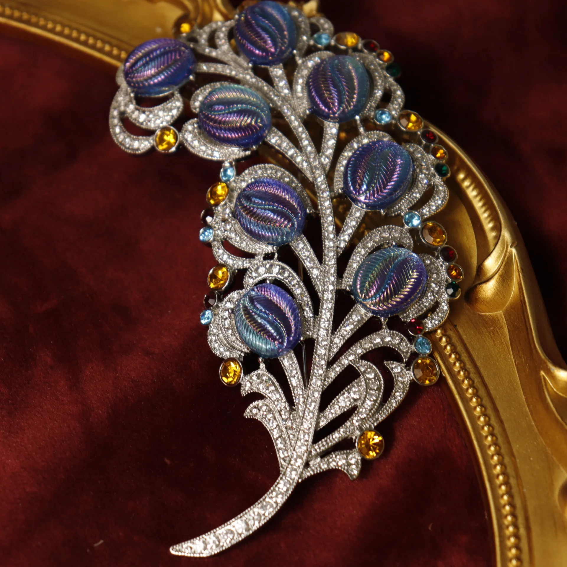 

French Vintage Court Style Fashion Luxury Exaggerated Peacock Feathers Fancy Gemstone Set Brooch Corsage Women's Jewelry