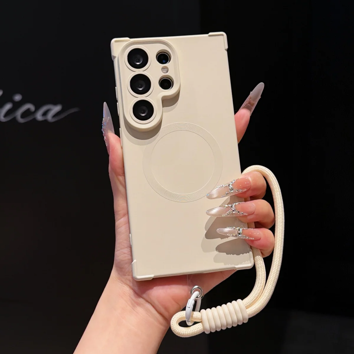 Right Angle Anti-Drop Soft Silicone Shockproof Phone Case with Lanyard and Magnetic Compatibility