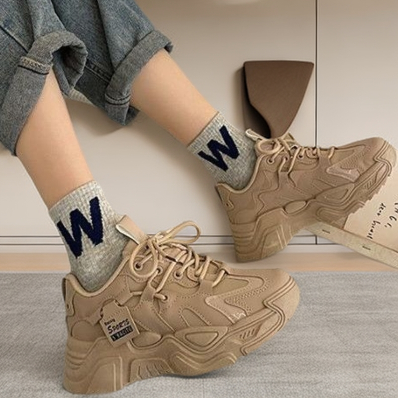 Versatile and Lightweight Student Fashion Casual Sports Shoes Women's New Dad Shoes