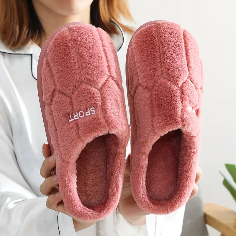

Cotton slippers female autumn and winter months indoor home home non-slip thick soles stepping on shit feeling furry warm couple