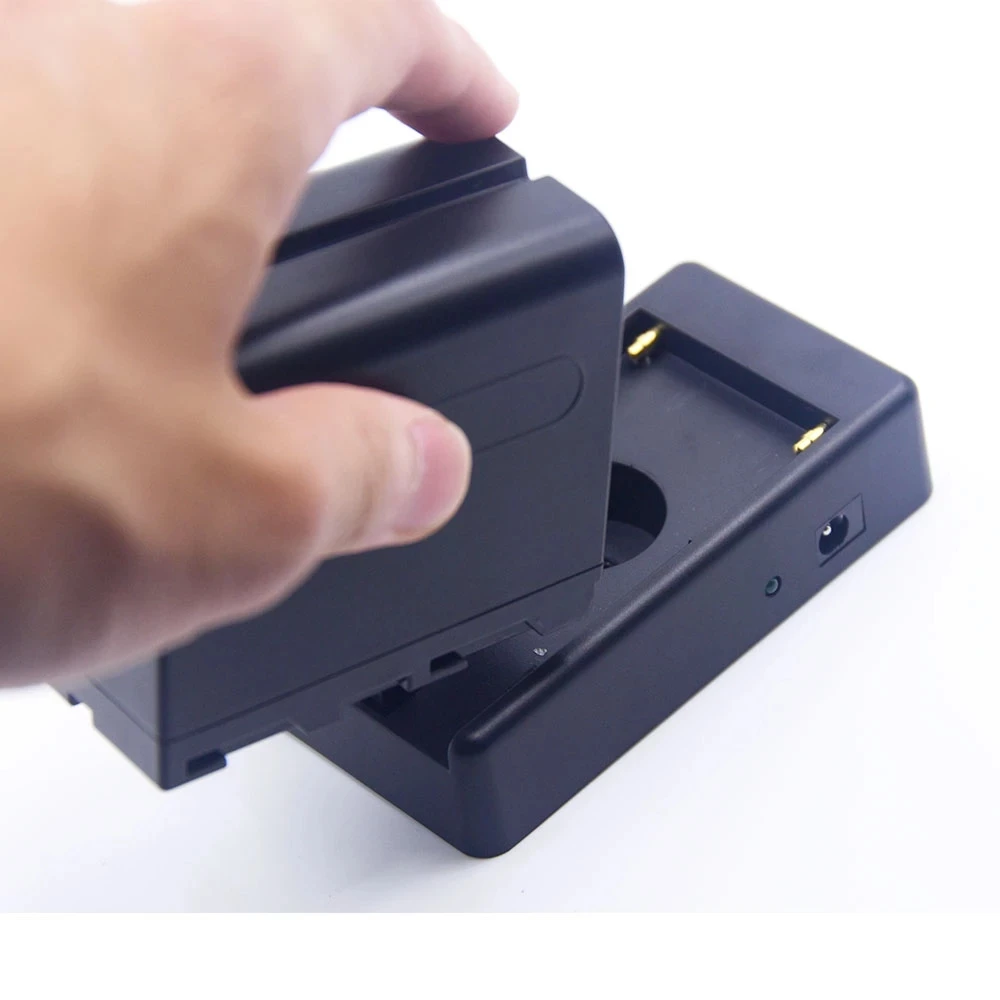 USB 7.2V Out Put And DC 5.5*2.1mm NP-F970 F960 F950 Base Mount Holder Plate For PW20 LP-E6 FZ100 Dummy Battery Camera Monitor