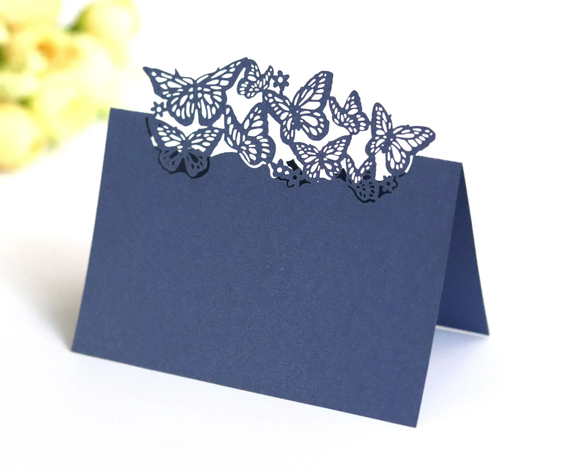 50pcs Seat Card Butterfly Hollow Heart Table Card Wedding Name Sign in Table Numbers Wedding Thank You Cards