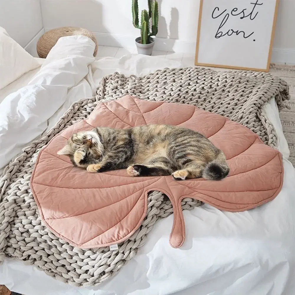 Summer Dog Mat Cat Carpet Breathable Sofa Pet Mat Creative Machine Washable Leaf Image Dog Sleeping Sofa Pet Supplies