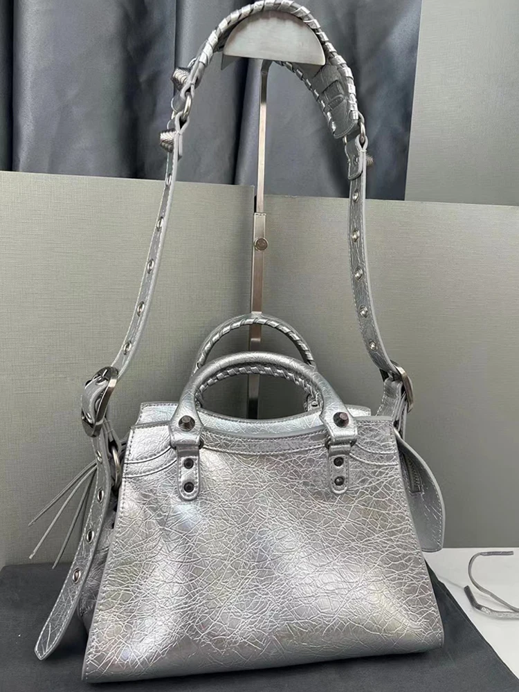 

Vintage oil wax leather handbag 2024 Women's new large capacity motorcycle bag Fashion multi-functional shoulder underarm bag