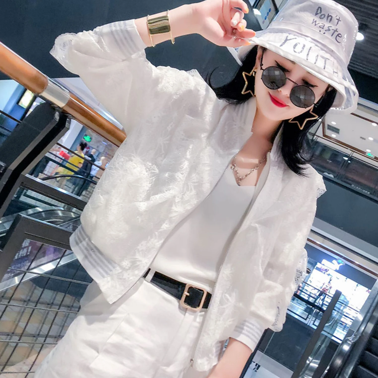 

Short Lace Jacket Women's New Small Fragrance Sunscreen Thin Section White Baseball Uniform Jacket Top Trendy