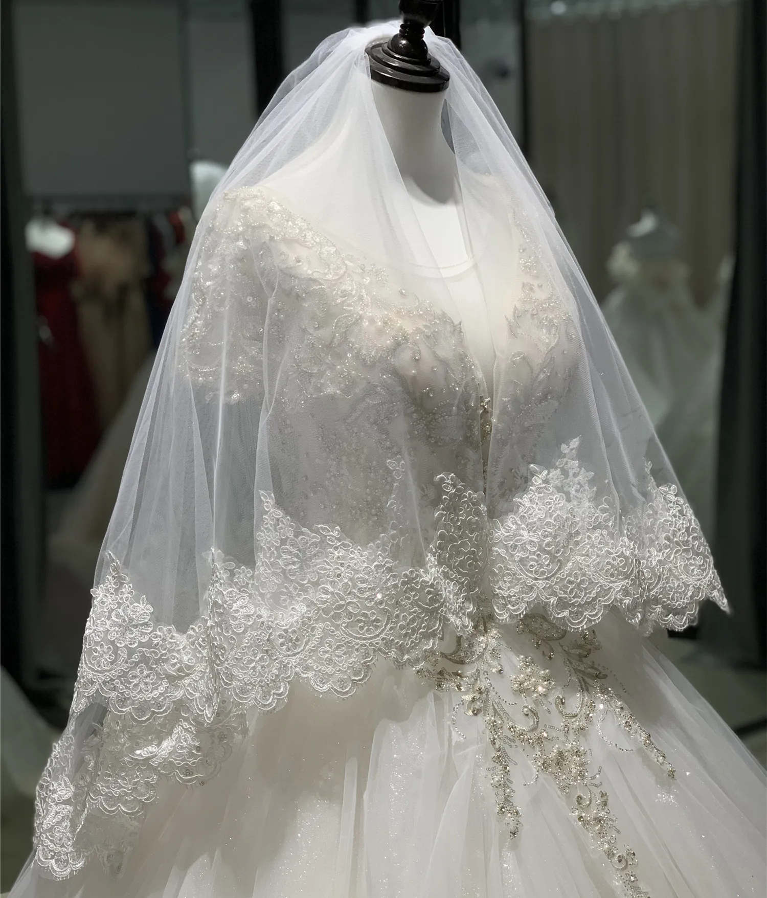 2025 Lace Edge Short Wedding Veil White Ivory Two Layers Tulle Bridal Veils  | eBay