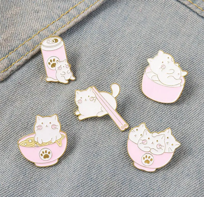 

Cat and Food Enamel Pin Pink Can Chopsticks Noodle Bowl Brooches Metal Badges Bag Clothes Pins Up Jewelry Gift for Cat Lover