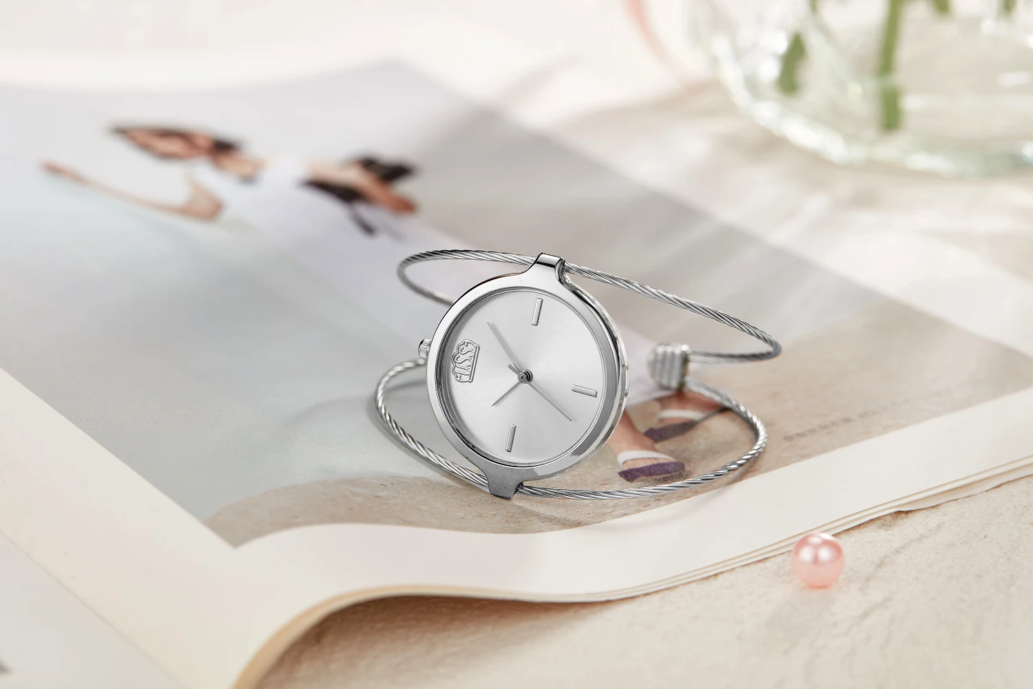 Women watches casual fashion simple girl round single steel bracelet quartz bracelet watch