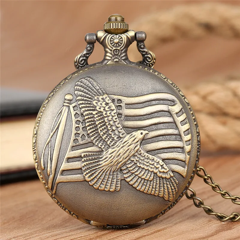 

Antique Bronze US Flag Peace Dove Quartz Pocket Watch with Sweater Necklace Chain Men Women Collectable Timepiece Clock Gift