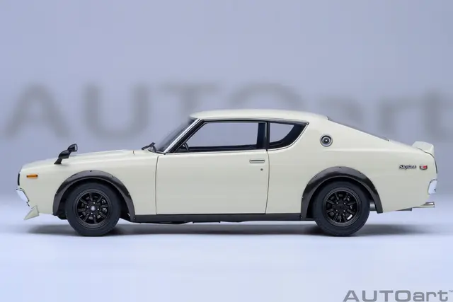 (かわむら) 1/18 Nissan Skyline 2000 GT-ES ignition model 1/18 NISSAN Skyline 2000 GT-ES (C210) Black