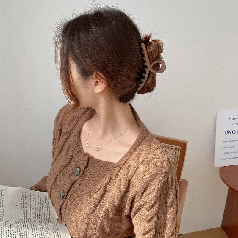 Рисунок 3 - Красочные пластиковые заколки для