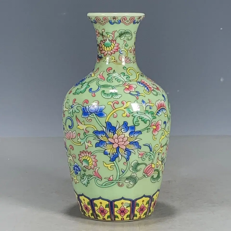 Chinese Green Famille Rose Porcelain Qing Qianlong Lotus Pattern Vase 5.78 inch