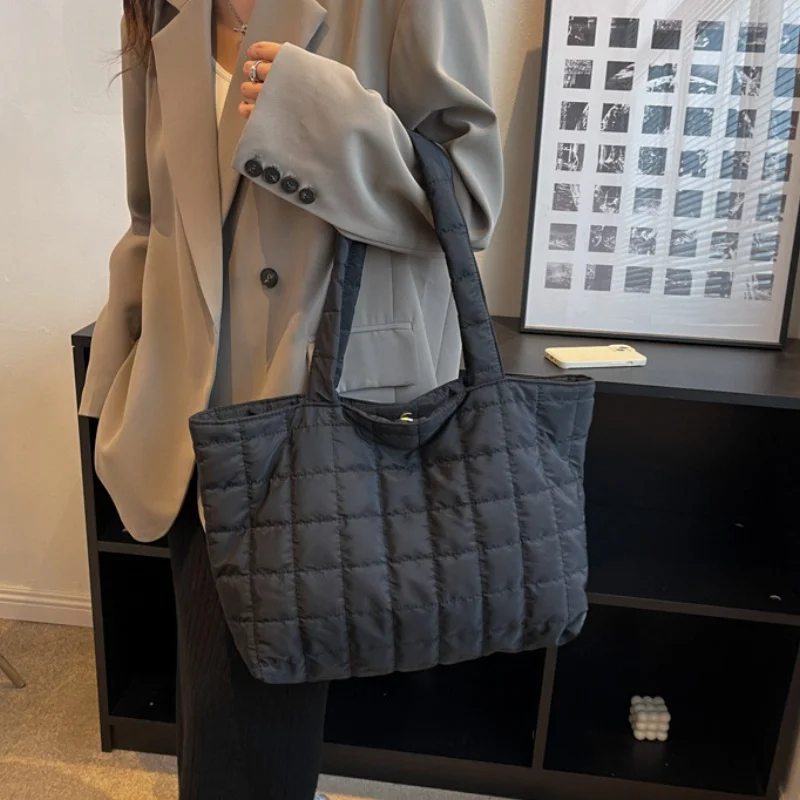 1 Pc Minimalist Quilted Puffy Tote Bag, Large Capacity Crossbody Bag, Trendy Padded Shoulder Bag For Women For Daily Commute