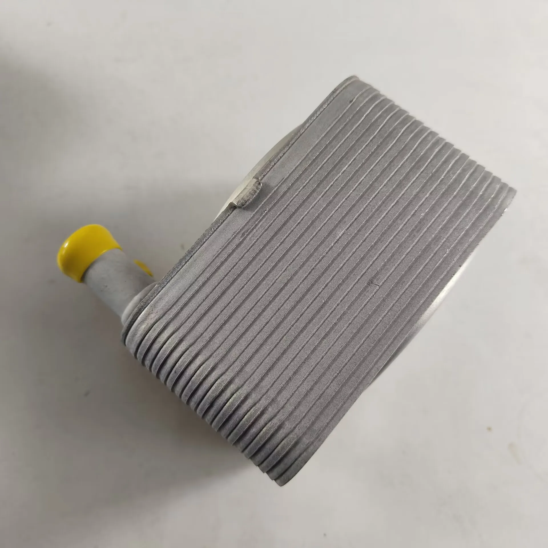 New Engine Oil Cooler Fits A3 Q7 Touareg 038117021B 038117021C / 038 117 021C / 038 117 021 C 038117021E oil cooler kit