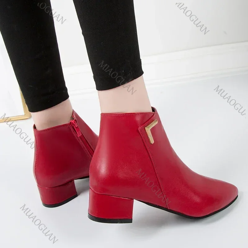 Damen Stiefel Mit Absatz In Lederoptik Und Spitzer Zehenform_voghion.com