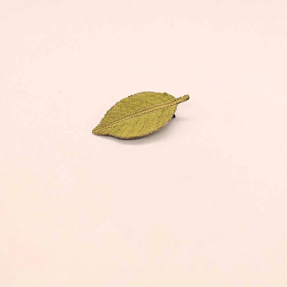 Chic Leaf Design Knitted Barrette - Korean Style Hair Accessory Clip