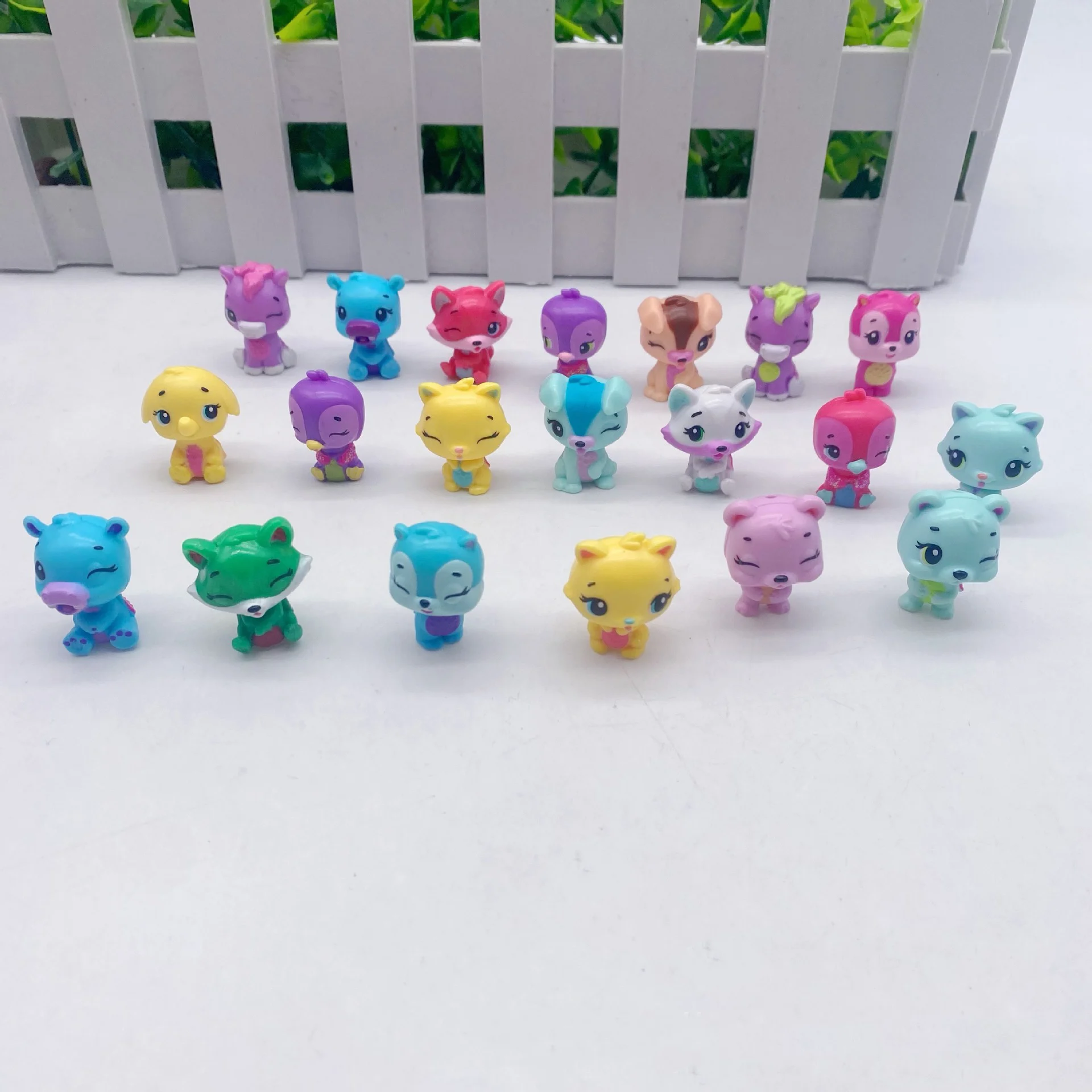 

mini Action Figure Dolls 3-4cm PVC Cartoon Figures Collection Model Toys for Gift Random Send