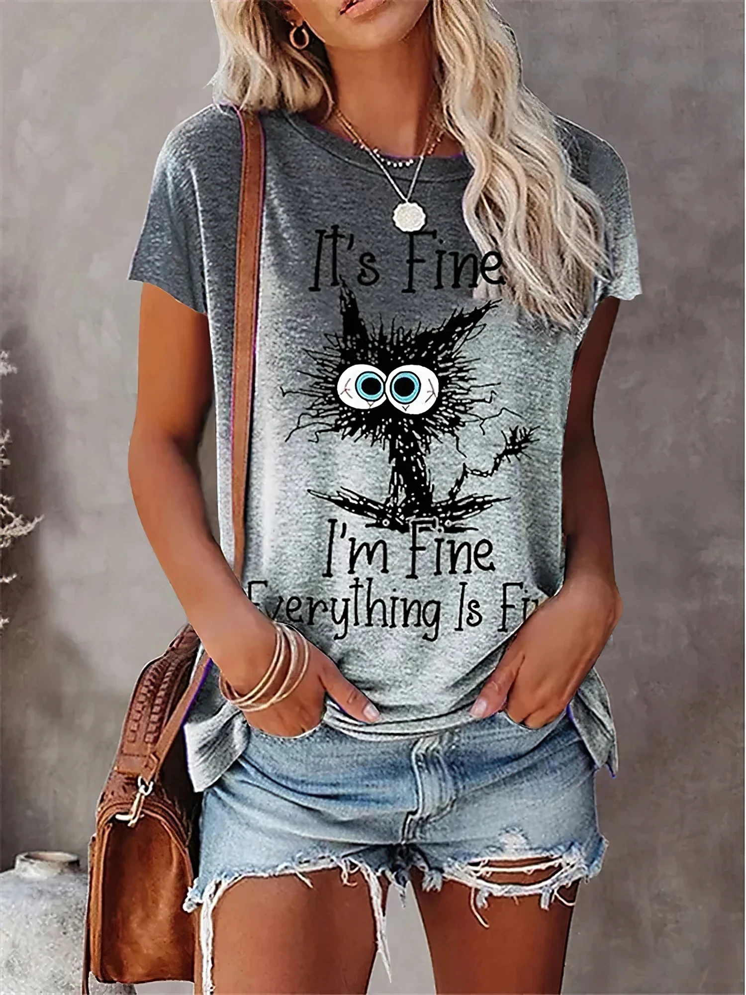 thumbnail image 1 of Camiseta con estampado de corazón para mujer, ropa de gran tamaño, camisetas de cuello redondo, blusa de diseño Original, 2024, 1 of 5
