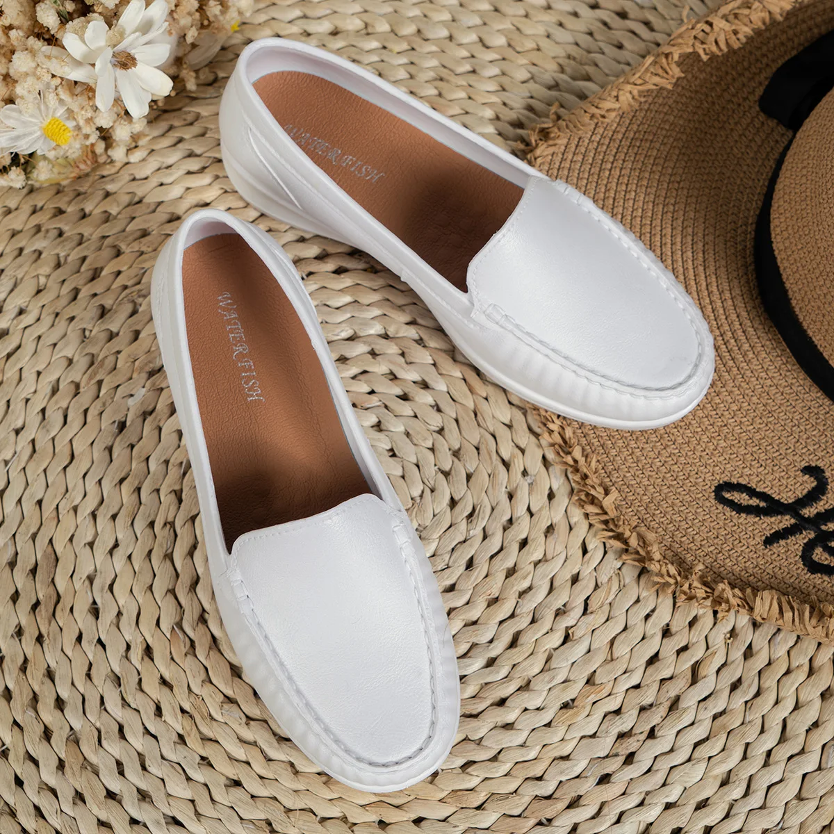 Autumn Nurse Shoes Women Comfortable Soft Sole Breathable Non-slip Flat Heel Thick Sole Work Small White Single Shoes