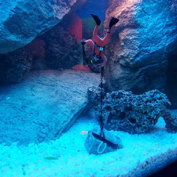 Accessori per la decorazione dell'acquario Decorazioni per acquari Baule del tesoro Diver Action Figure Ornamento per acquario Cacciatore di tesori