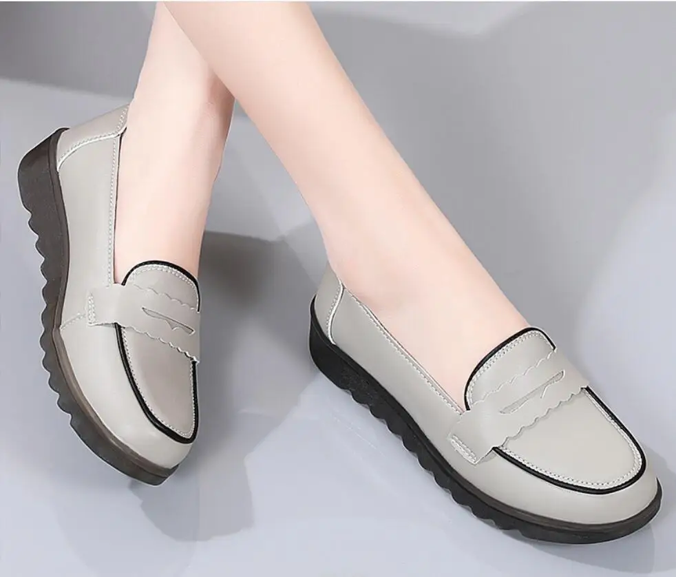Women Shoes Flats Leather Sneakers Women Sexy Comfortable Female Casual Walking Footwear Fashion Large Size Loafers Shoes Women