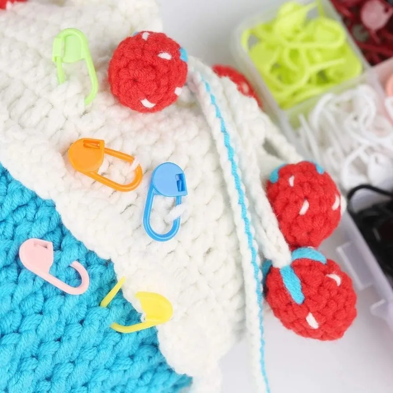 Description Picture 4 of item50/100PCS Colorful Plastic Clips Locking Stitch Markers Anti Release Pin Button Crochet Latch Knitting Tools Sewing Clip Hooks