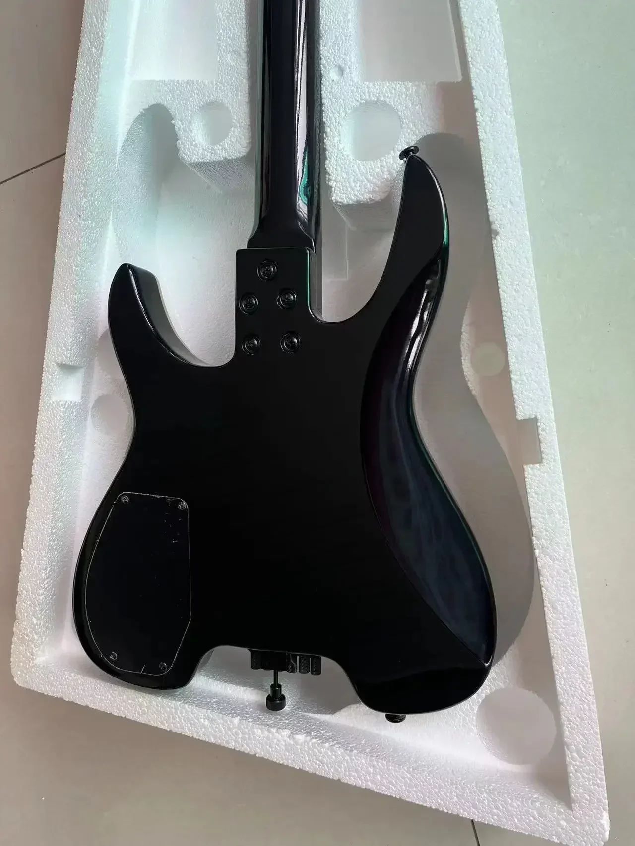 ST-E-INBERGER White Headless Guitar, Quality Assurance