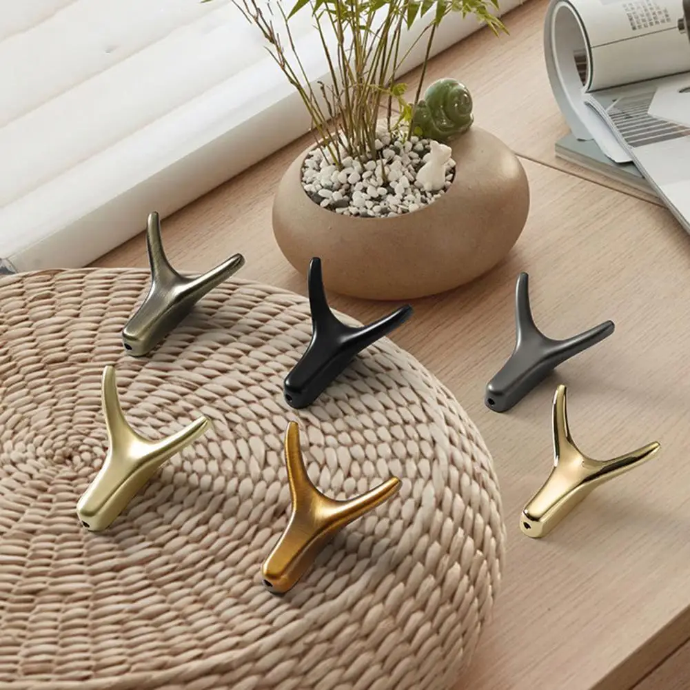 

Holding Hanger Beautiful Deer Horn Shape Hanger Hook Modern Style Dual-hook Metal Beautiful Deer Horn Shape Wall Hook for Home