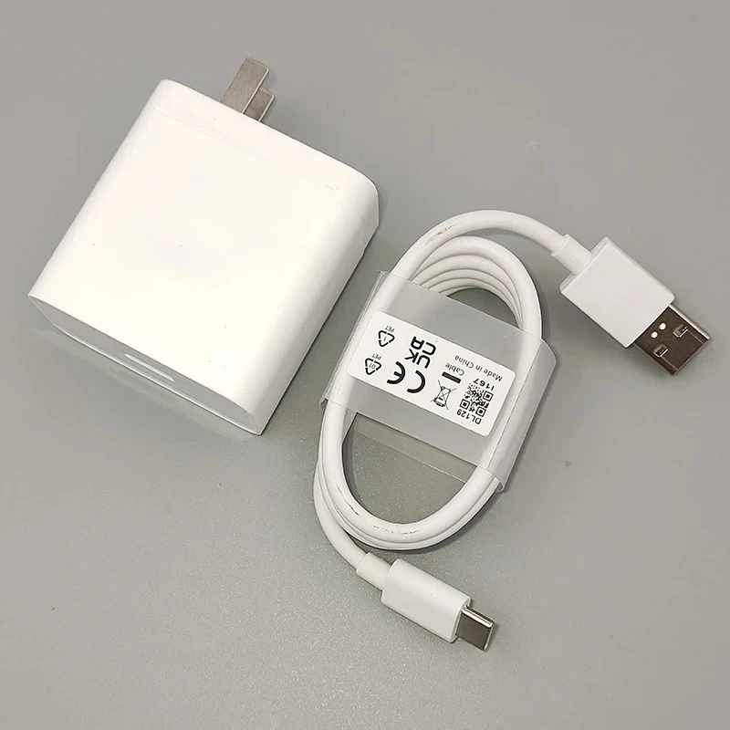 Lenovo Câble de Charge Mural USB-C avec Adaptateur - 68 W - 1,5 m - Spécialement conçu pour Les Lenovo Câble de Charge Mural USB-C avec Adaptateur - 68 W - 1,5 m - Spécialement conçu pour Les