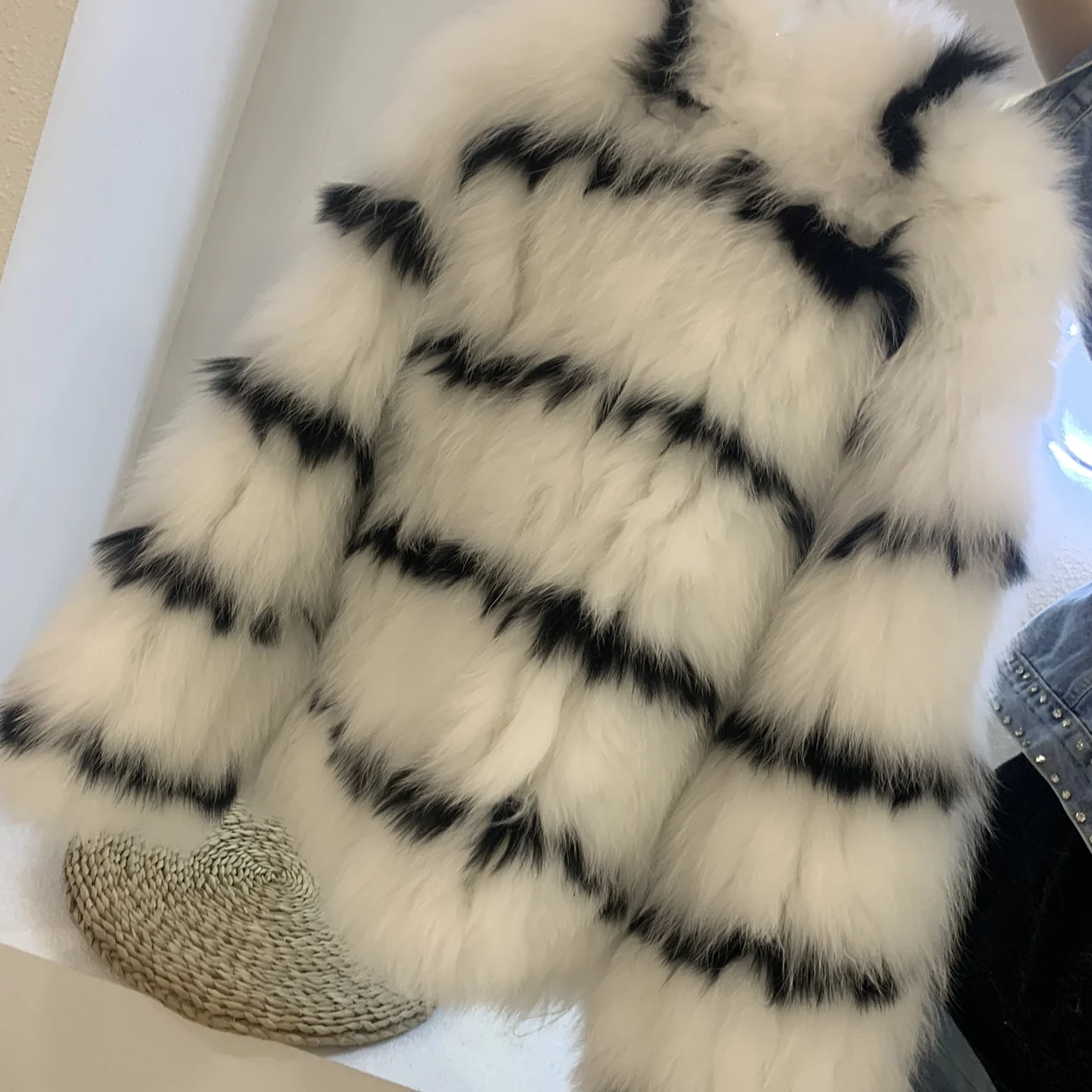 Fashion 2023 Winter New Fox Fur Young Coats Women's Hooded Fur Long Sleeve Contrast Color Round Neck Pocket Zipper Coat