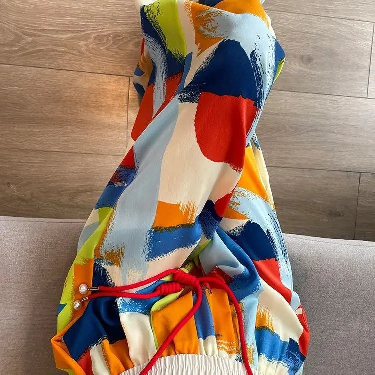 Рисунок 3 - Красочные широкие брюки с завязкой для женщин