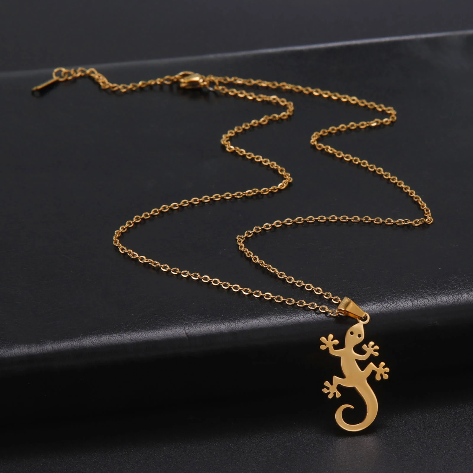 OAKKY 1.5mm Retro Moda Solido Flessibile Rotondo Serpente Collana in Acciaio Inox per Gli Uomini Donne con Chiusura Aragosta Hip Hop Argento 19.6