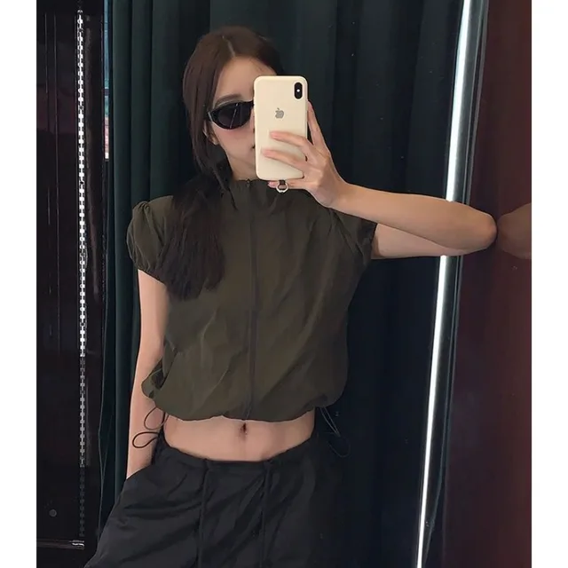 Deeptown의 빈티지 크롭 재킷으로 봄을 밝히세요