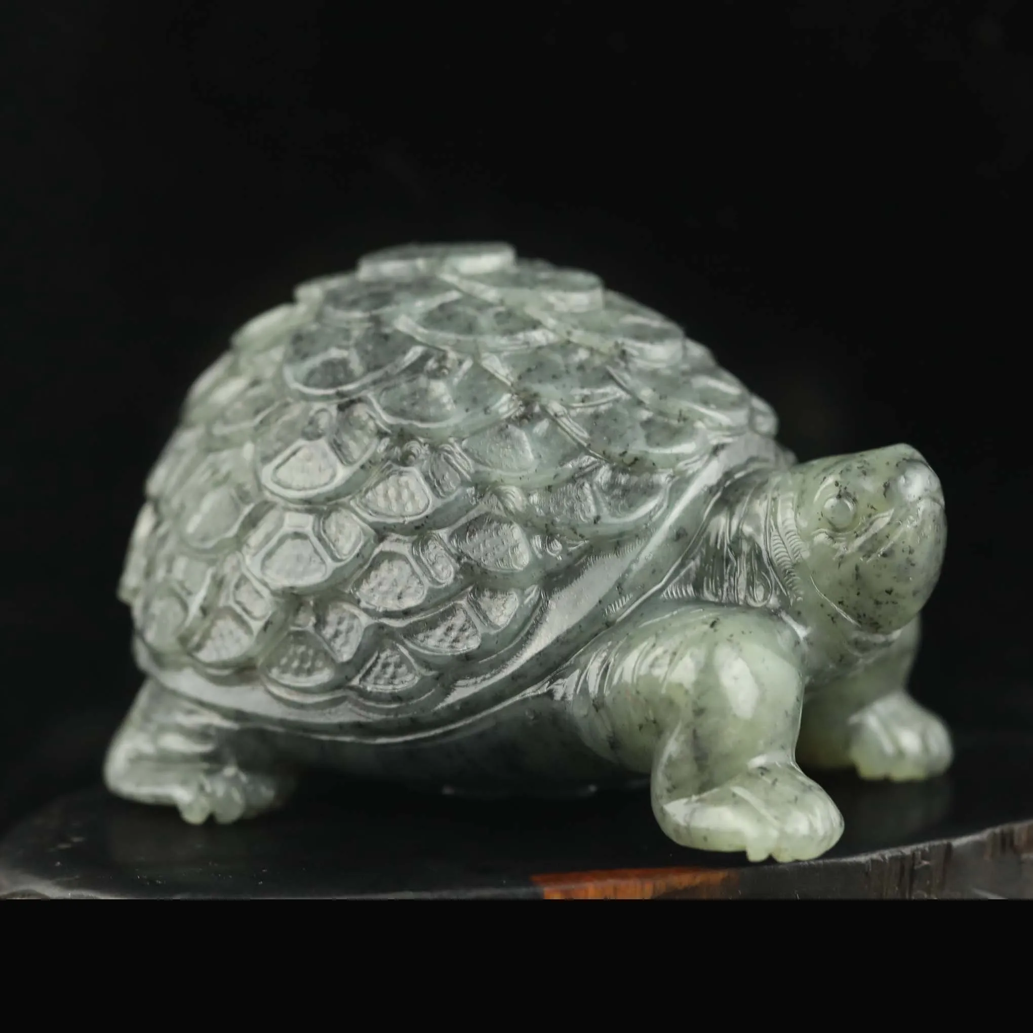 China Natural hetian Jade Hand Carved statue money turtle feng shui ...