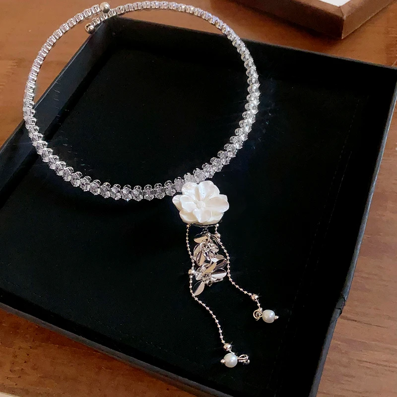 Boho Women Bridal Vintage Flower Tassels Pearl Shiny Rhinestones Choker Necklace Simple Wedding Necklaces for Women and Girls